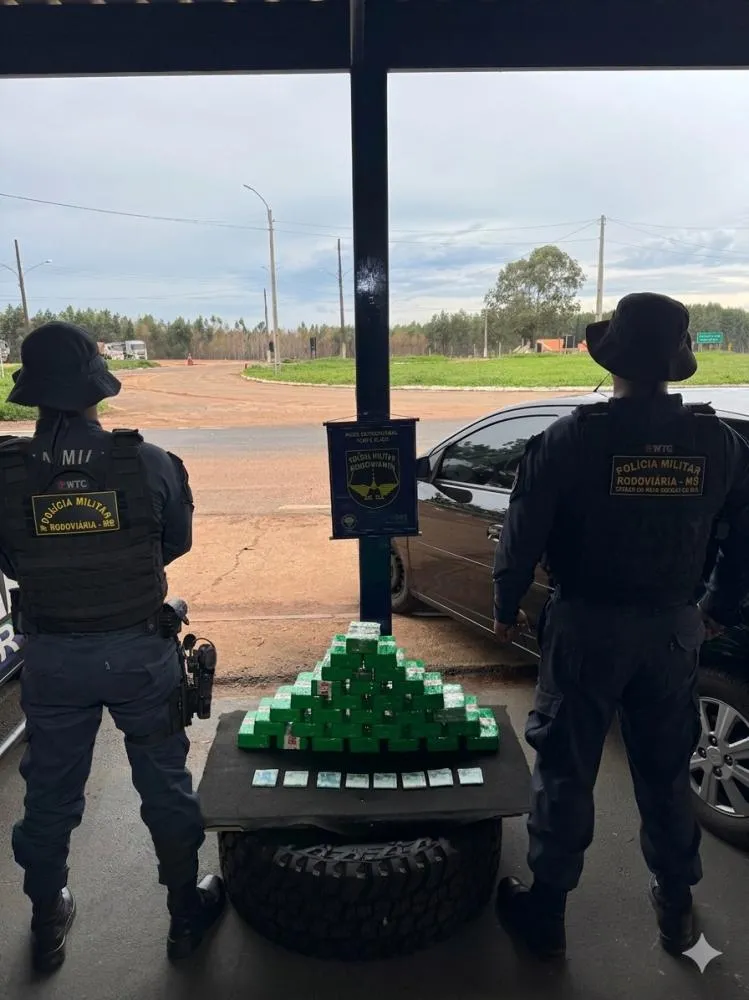 BPMRv apreende 31 kg de pasta base de cocaína em fundo falso de veículo na MS-164