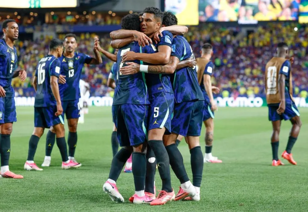 Jogadores do Brasil comemoram gol na vitória sobre o Haiti (Foto: Rafael Ribeiro/CBF)