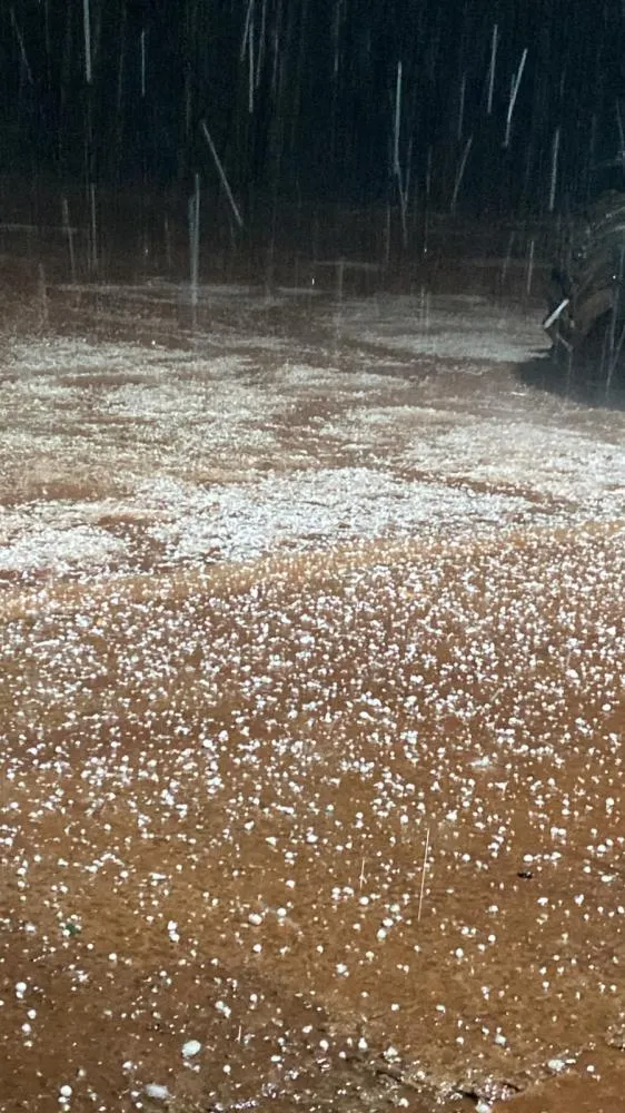 Chuva forte de granizo atinge Nova Itamarati e Itahum Chuva forte acompanhada de granizo atinge região entre Nova Itamarati e Itahum